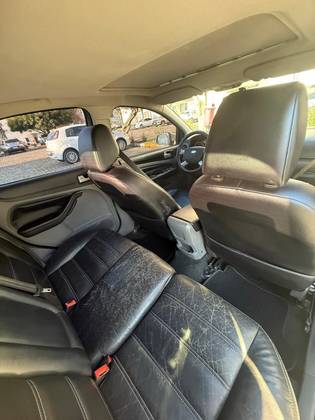 FORD FOCUS 2.0 GHIA 16V GASOLINA 4P MANUAL